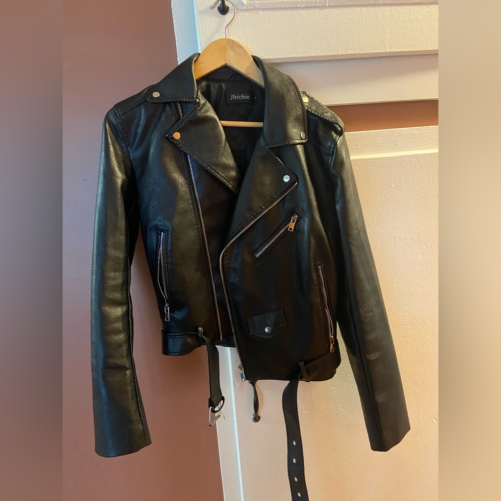 Women’s leather jacket